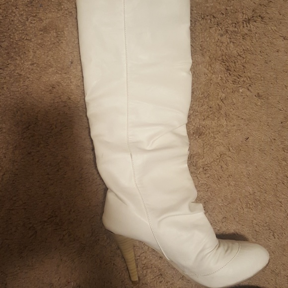 white boots - Picture 2 of 3